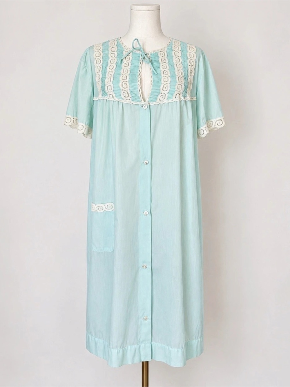 Vintage 1970s Komar Mint Green Nightgown Lace Trim Pleated Yoke USA Made
